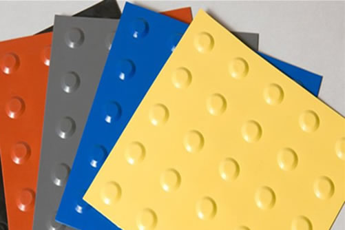 Piso tátil de bolinha